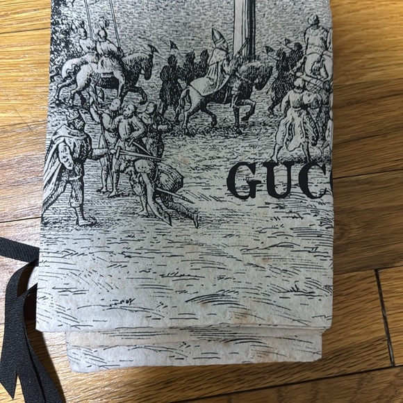 Set of two Gucci caste soldiers dust bags - Picture 10 of 10